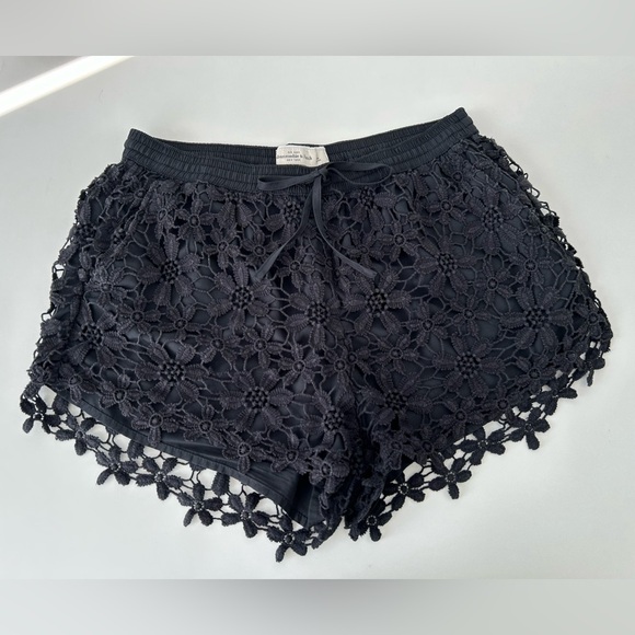 Abercrombie & Fitch lace black shorts, size S - Picture 1 of 4